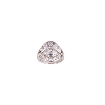 Anello in oro bianco con diamante taglio antico europeo e brillanti