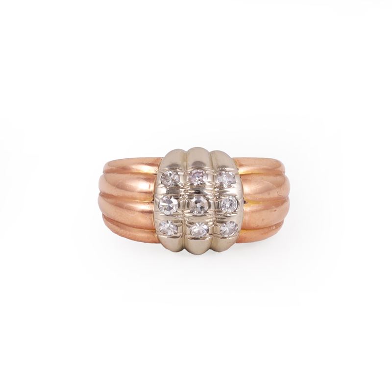 Anello in oro 14KT con diamanti ornamentali