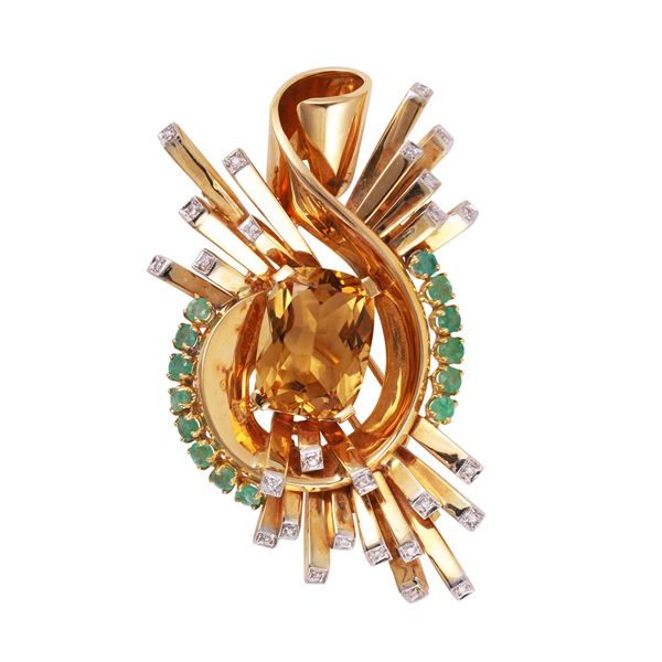 18KT GOLD BROOCH SET WITH QUARTZ, EMERALDS AND DIAMONDS