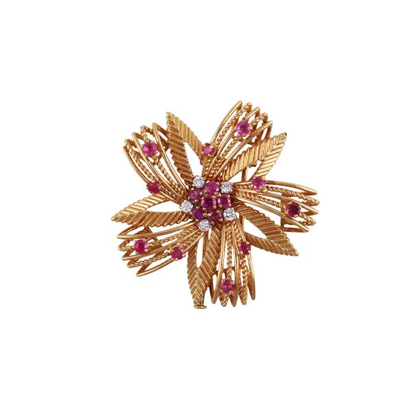 18KT GOLD BROOCH SET WITH RUBIES AND DIAMONDS