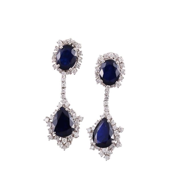 18KT GOLD EARRINGS SET WITH SAPPHIRES AND DIAMONDS