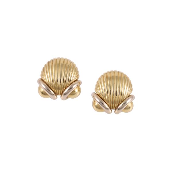 18KT GOLD EARRINGS