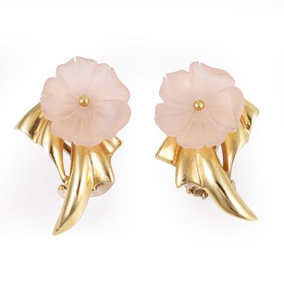 Orecchini in oro giallo con fiori in quarzo ialino