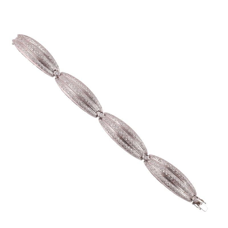 Bracciale in oro bianco ornato con brillanti, circa 4 ct