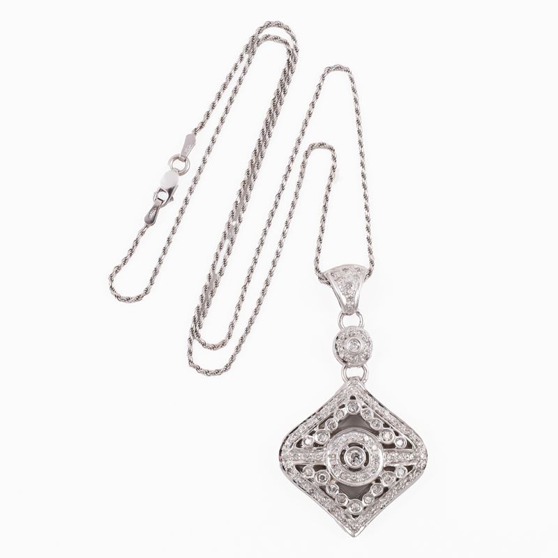 PENDENTE CON CATENINA