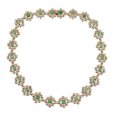 Collana in oro giallo e bianco con smeraldi e brillanti