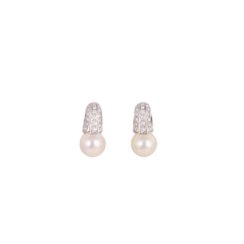 Mikawa, Orecchini a clip in oro bianco con perle coltivate e brillanti