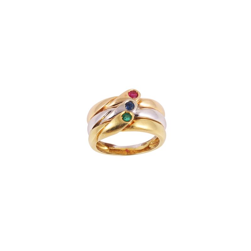 Anello in oro giallo, bianco e rosa con rubino, zaffiro e smeraldo