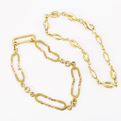 Due bracciali in oro giallo, peso complessivo 23,6 g