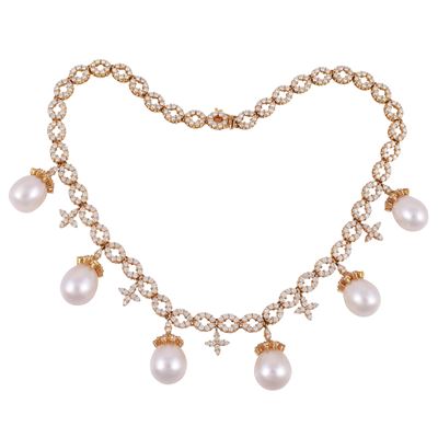 Girocollo in oro giallo con brillanti e perle coltivate 'South Sea'