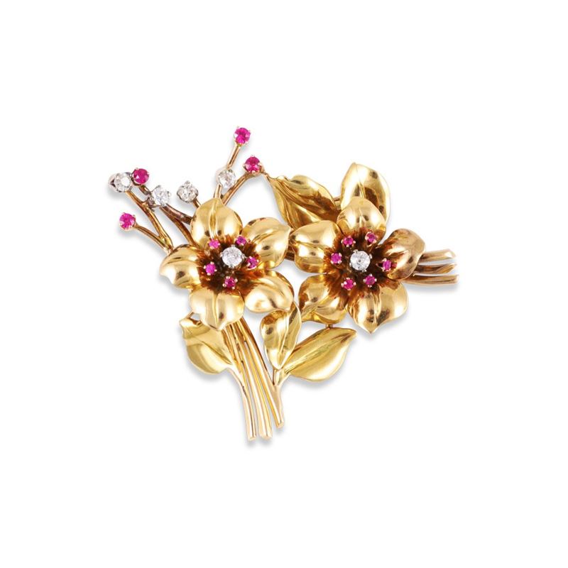 Spilla floreale in oro giallo e bianco 18Kt con diamanti e rubini