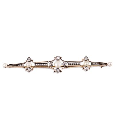 Spilla a barretta in oro 18Kt e argento con perle e diamanti