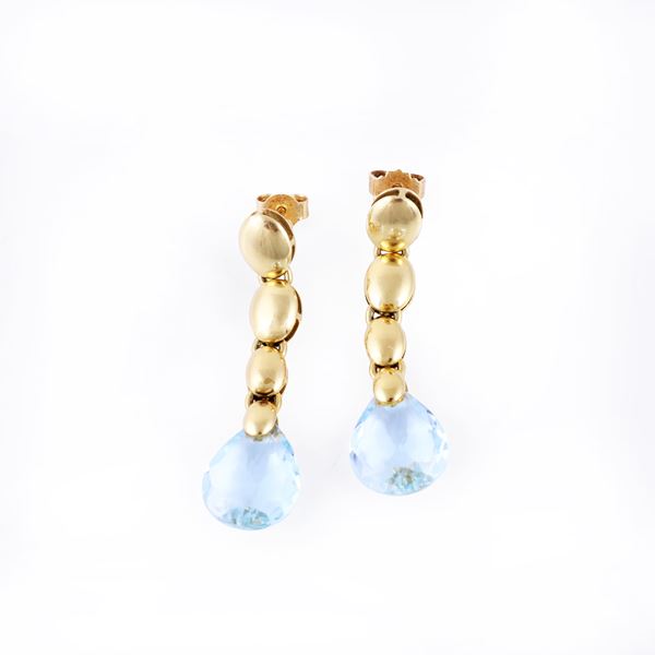 18KT GOLD EARRINGS SET WITH BLUE TOPAZ