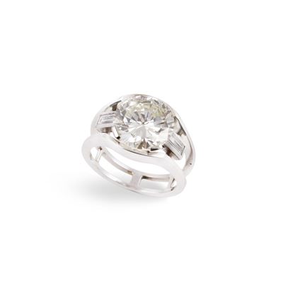 Diamante, anello con taglio a brillante di circa 3,80 ct