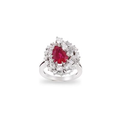 Anello in oro bianco 18Kt con rubino e diamanti