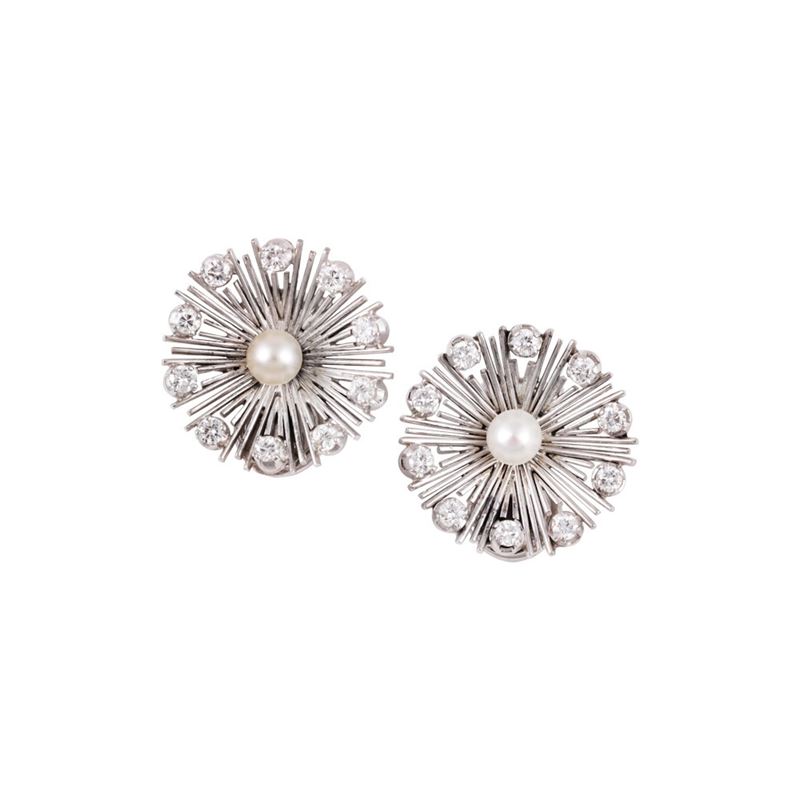 Orecchini a clip in oro bianco 18Kt con brillanti e perle coltivate