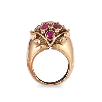Anello in oro giallo 18Kt con rubini e diamanti