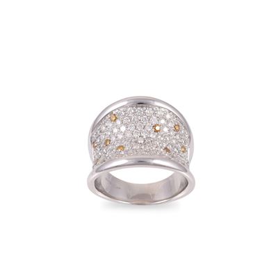 ANONIMO, Anello in oro bianco 18Kt con pavé di brillanti