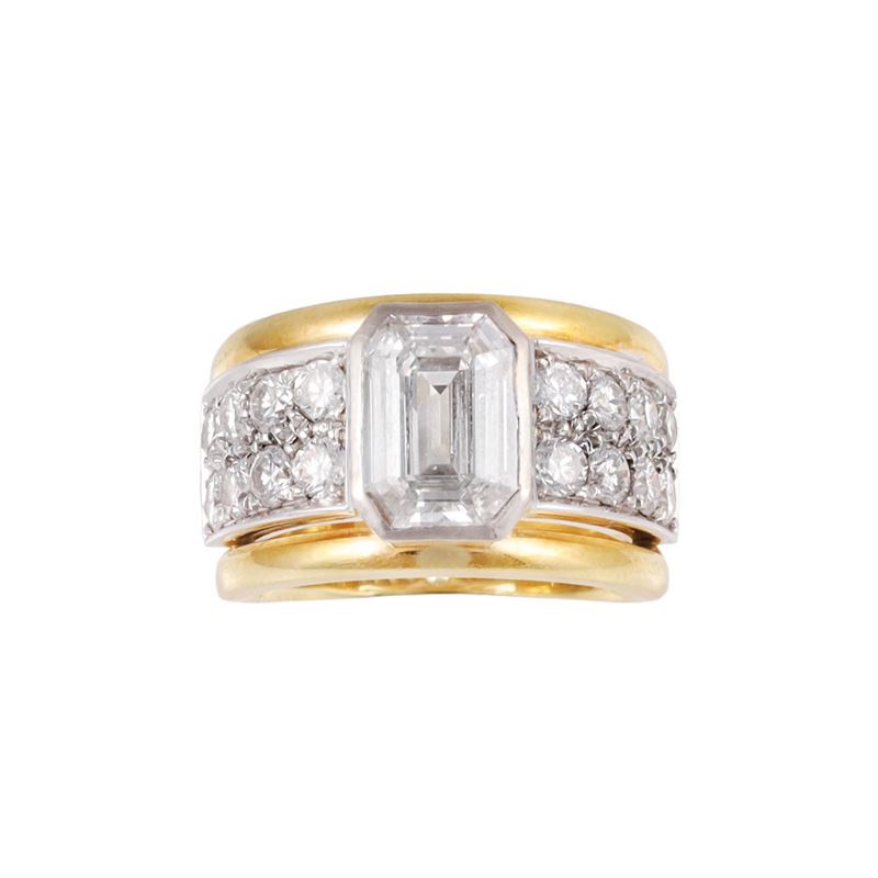 Diamante, rettangolare a gradini, 1,88 ct, anello in oro giallo e bianco 18Kt