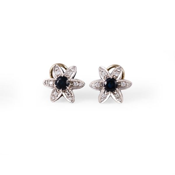 18KT GOLD CLIP-ON EARRINGS SET WITH SAPPHIRES AND DIAMONDS