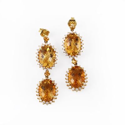 Orecchini pendenti in oro giallo 18 kt, motivi ovali con quarzi sfaccettati e brillanti