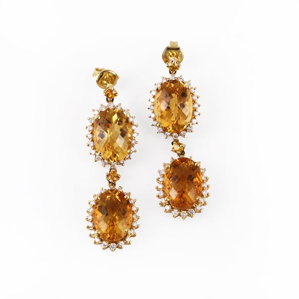 18KT GOLD EARRINGS SET WITH QUARTZ AND DIAMONDS