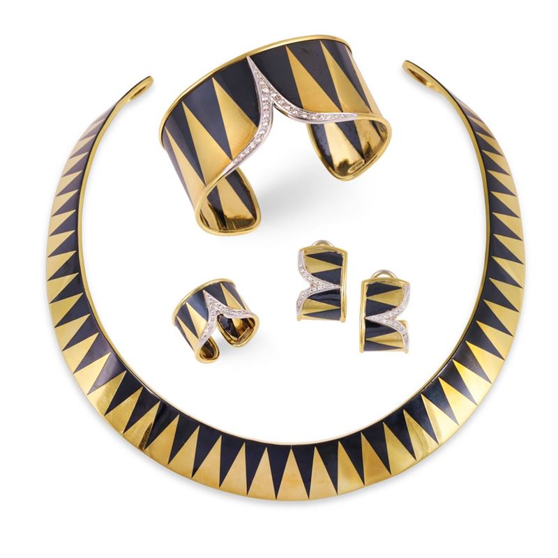 Parure in oro giallo e bianco 18Kt con motivi geometrici in smalto e brillanti