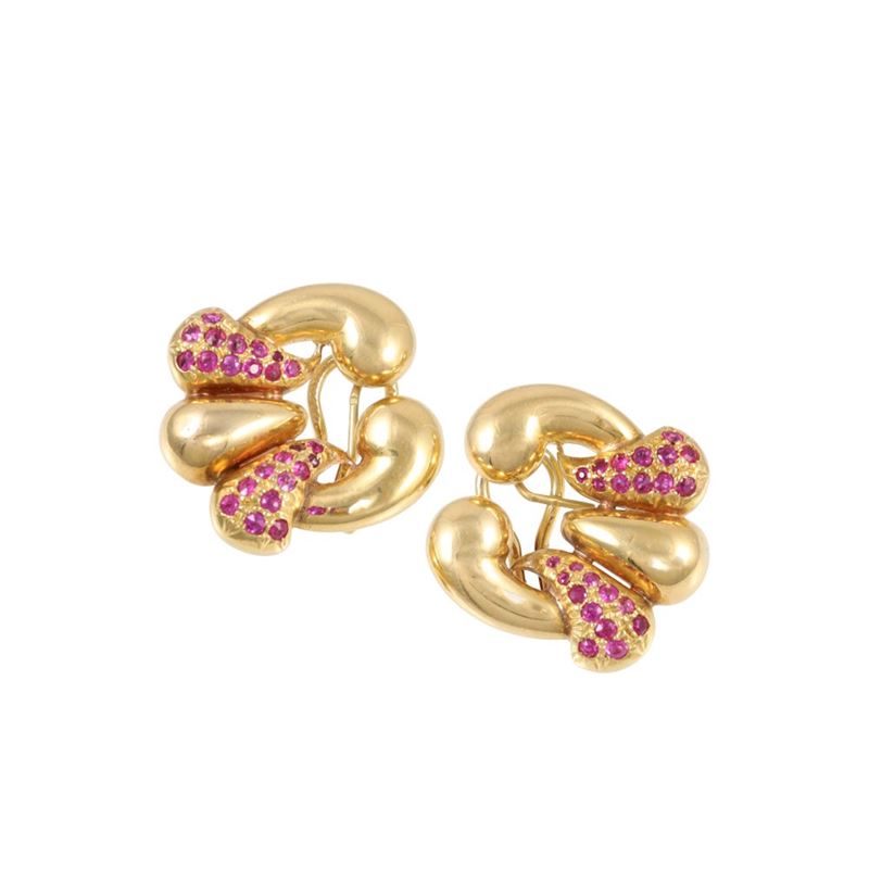 Orecchini in oro giallo 18Kt con rubini