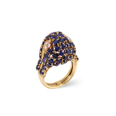 Anello in oro giallo 18Kt con zaffiri e brillanti, reg. 13-17