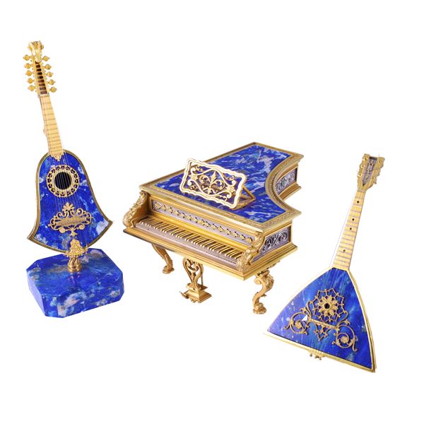 TRE MINIATURE DI STRUMENTI MUSICALI