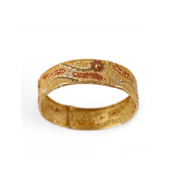 HIGH-FINENESS GOLD BANGLE WITH ENAMEL (faulty clasp)