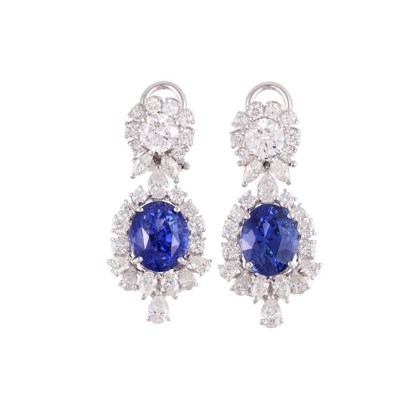 * 18KT GOLD EARRINGS SET WITH TWO SAPPHIRES AND DIAMONDS  - Auction FINE JEWELRY - Casa d'Aste International Art Sale