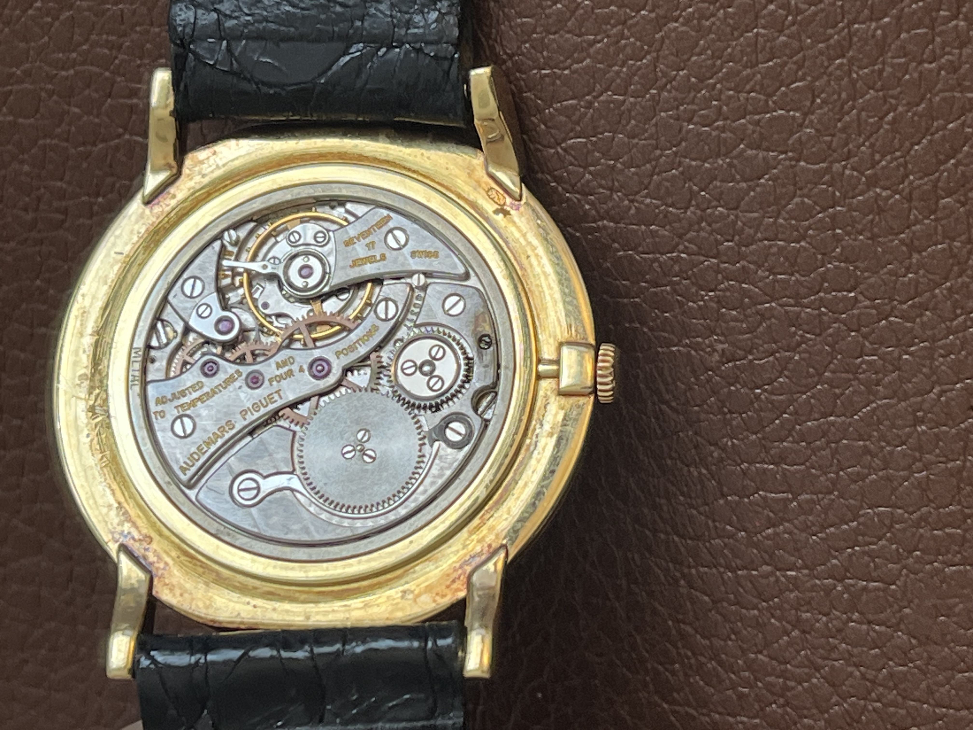 Orologio oro piatto