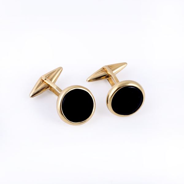 18KT GOLD CUFFLINKS WITH ONYX