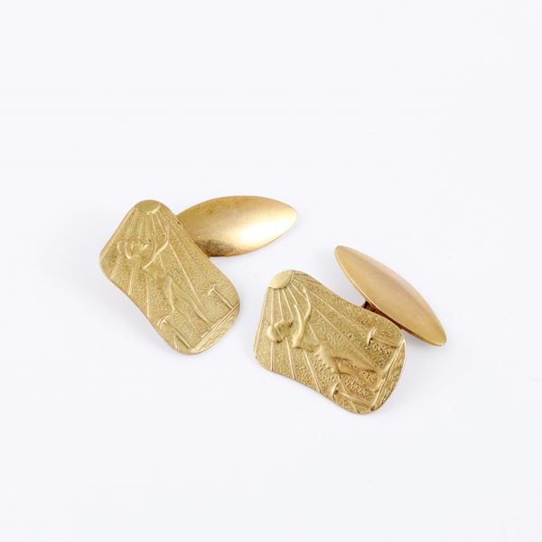 18KT GOLD CUFFLINKS