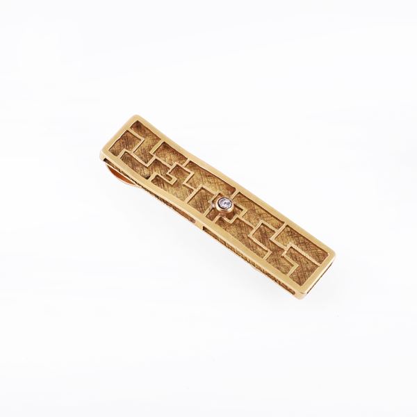18KT GOLD TIE BAR SET WITH DIAMOND