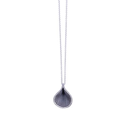 Annamaria Cammilli, Pendente “Goccia” in oro bianco 18 kt con brillanti e catenina