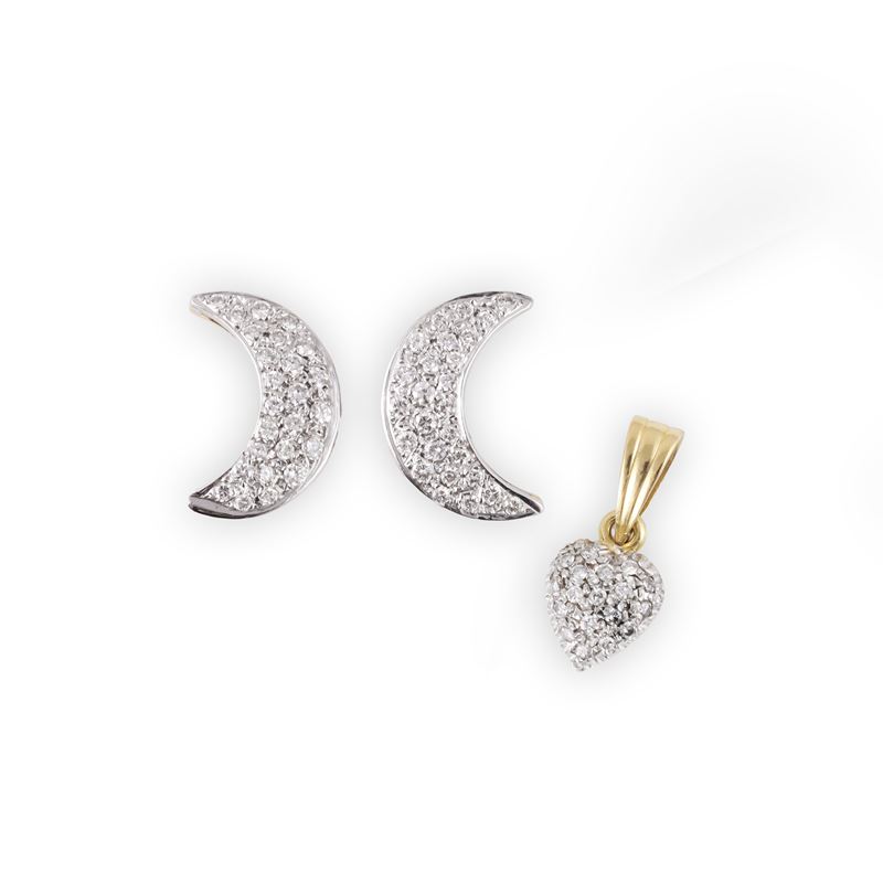 Oro giallo e bianco 18 kt, Orecchini a semiluna e pendente a cuore in pavé di brillanti