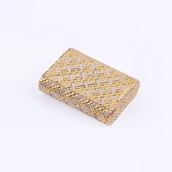 18KT GOLD PILLBOX