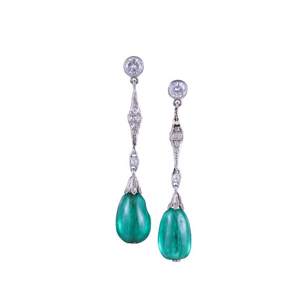 PLATINUM AND 18KT GOLD EARRINGS SET WITH DIAMONDS AND EMERALDS
