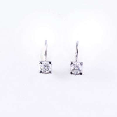 Orecchini, oro bianco 18 kt con brillanti (circa 1 ct tot.), gr. 3,2