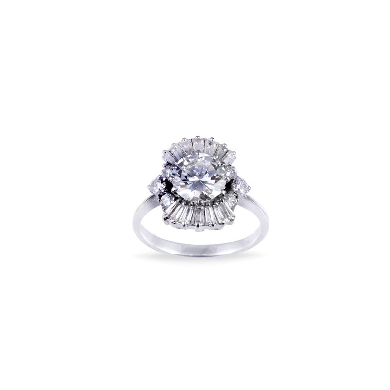 Anello in oro bianco 18 kt con brillante centrale da 1,67 ct e diamanti