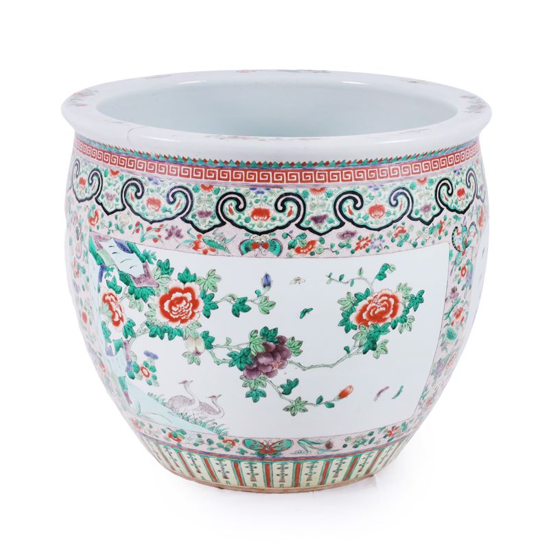 Cina, Grande vaso in porcellana della famiglia verde, inizio XIX secolo
