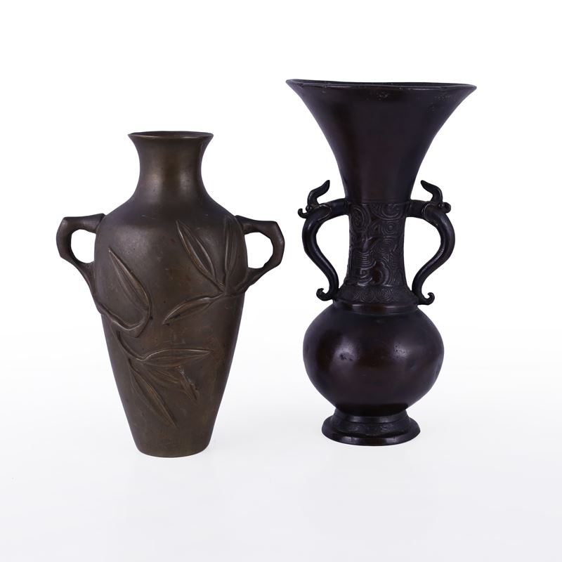 Coppia di vasetti in bronzo, Cina, fine XIX secolo