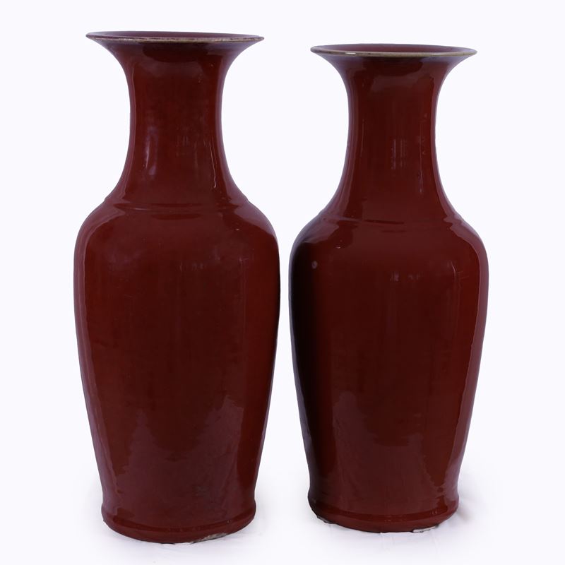 Coppia di vasi in porcellana rossa “sangue di bue”, Cina, fine XVIII secolo
