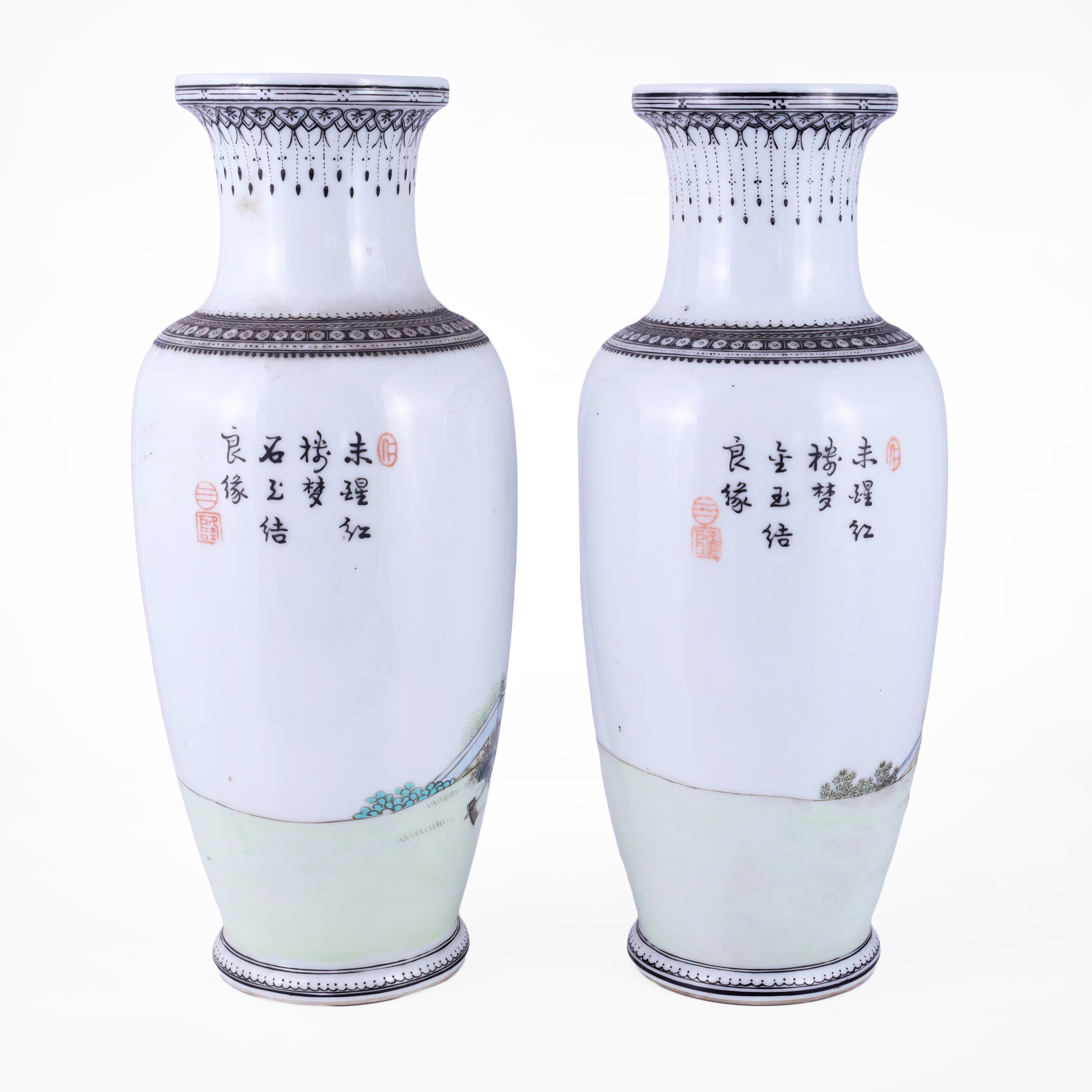 Coppia di vasi decorativi, porcellana con paesaggi, Cina, XX secolo