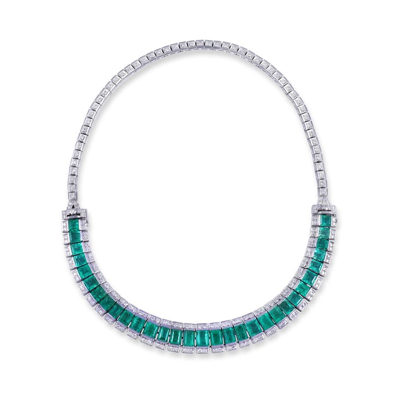 Girocollo e bracciale in oro bianco 18 kt con smeraldi rettangolari e diamanti