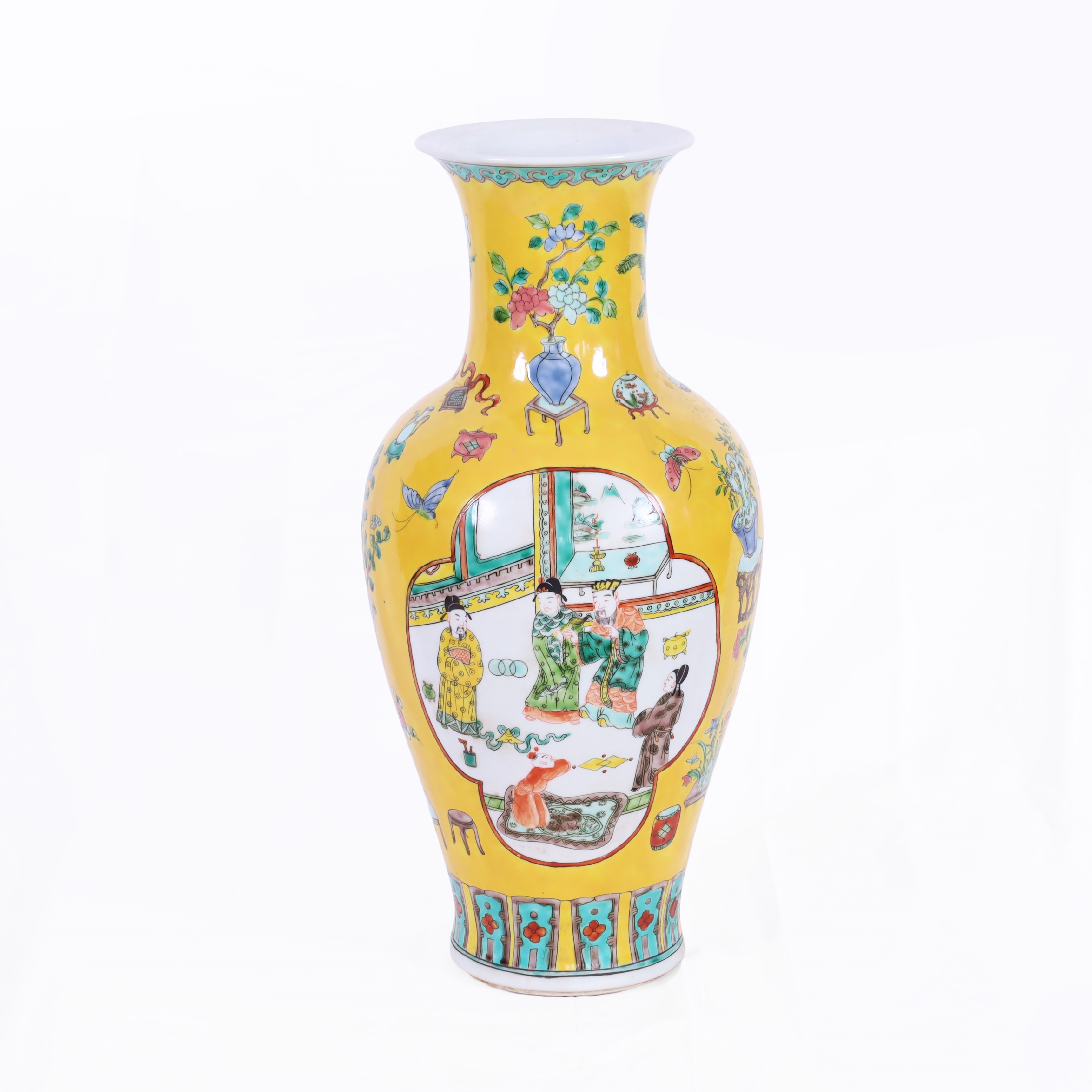 Vaso in porcellana della famiglia verde, figure e fiori, Cina, XX secolo