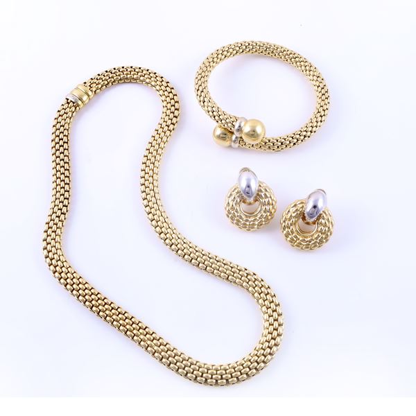 18KT GOLD SET OF NECKLACE, EARRINGS AND BRACELET, BY FOPE