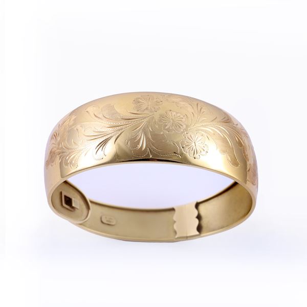 18KT GOLD BANGLE